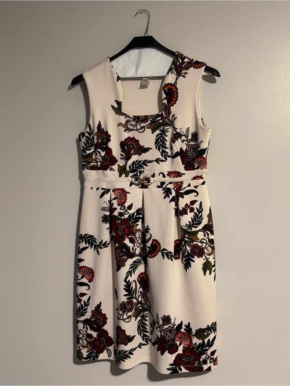 NWOT Sleeveless Cream Floral Belted Dress (Size 14)